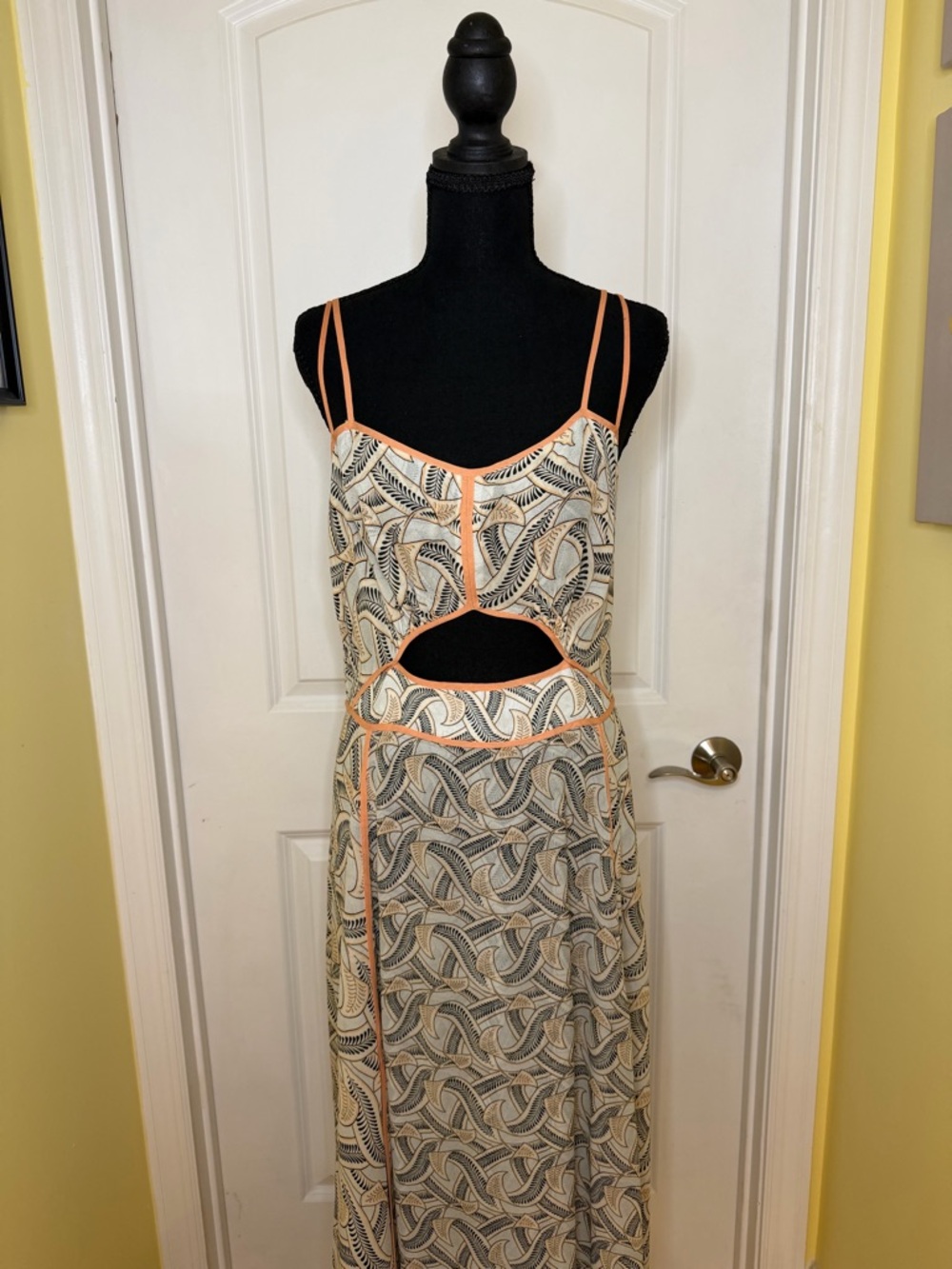 Reiss Cream and Orange Printed poly-blend dress size 10
